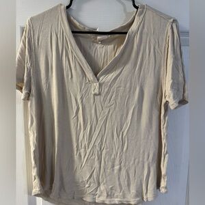 🤍 White Crow Ribbed V-Neck Short Sleeve Top – Size Large – Neutral Cream Beige